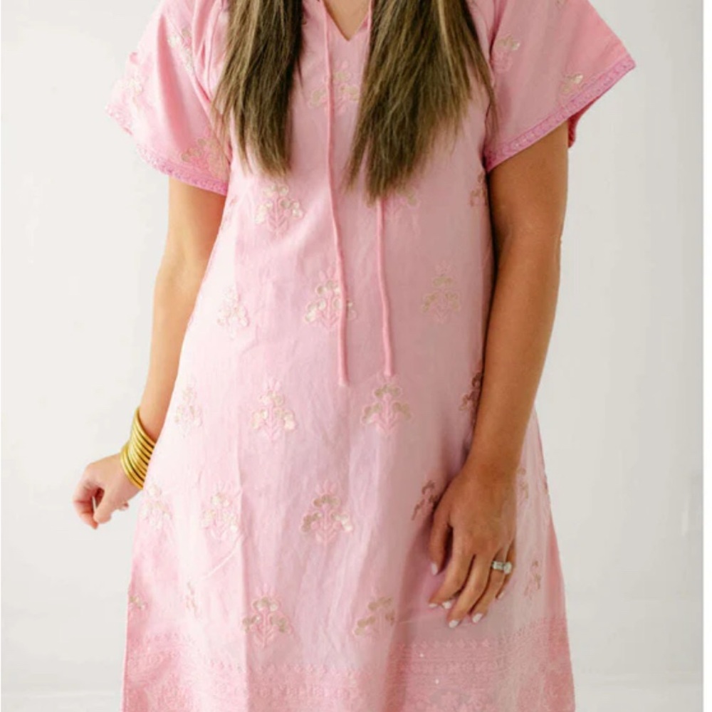 Beautiful Pink V-neck Stamped Midi Dress